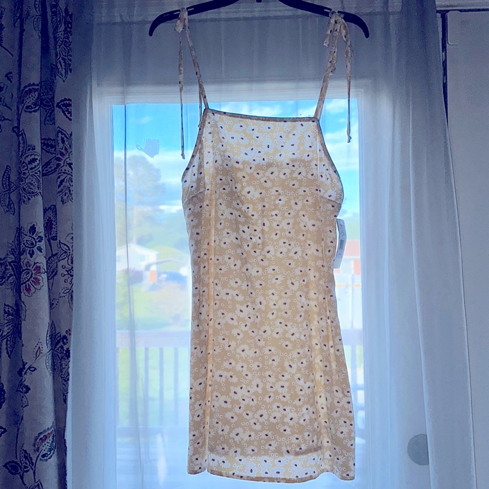 Ladies Floral Summer Dress!! In Mustard Color (size) Large !!!
